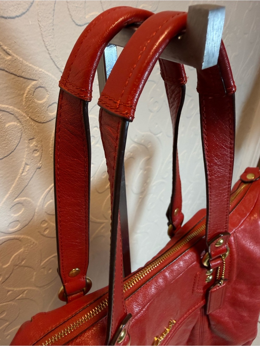 Vintage Coach Ashley Red Leather Tote Bag - Picture 6 of 12